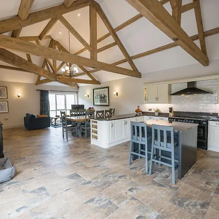 בית נופש Kingfisher Forcett